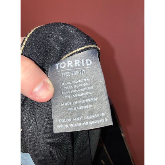 Torrid Bombshell Skinny Crop Jeans Size 24 Distressed Stretch High Rise - Picture 4 of 5